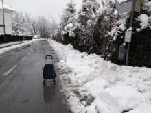 Dringender Appell zur Schneeräumung: Fußgängerzone und Bushaltestelle betroffen
