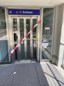 Aufzug bei Brücke pber Bahnhof ständig defekt