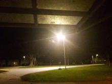 extreme Straßenbeleuchtung am Zeller Fußballplatz