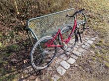 Defektes Fahrrad auf der Insel Werth